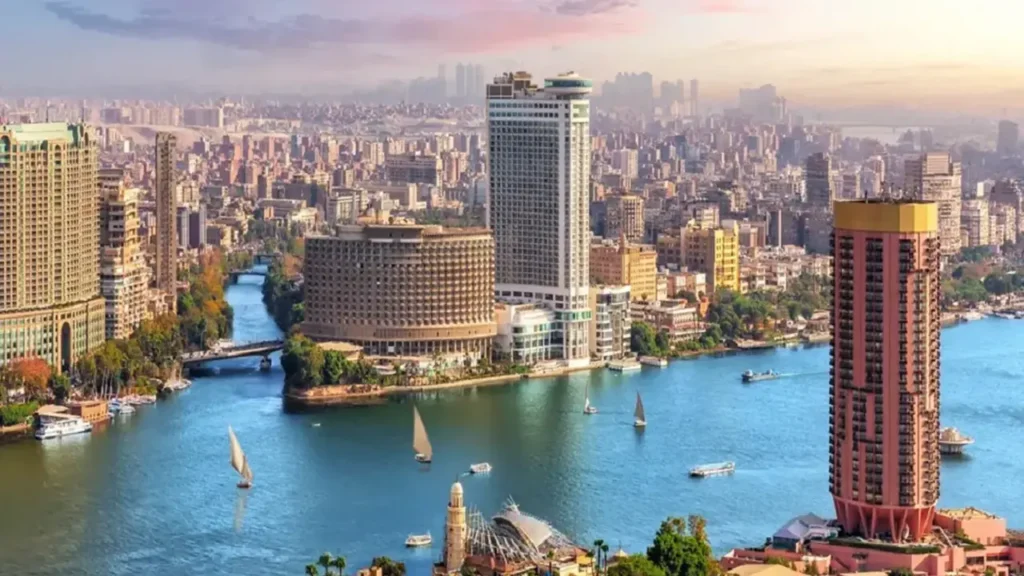 أزمة الهواتف بمصر.. إلغاء الإعفاء الجمركي يثير مخاوف المستهلكين حول أسعار الأجهزة الذكية